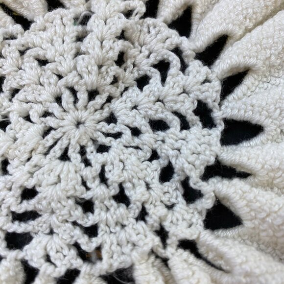 Set of 3 Vintage Handmade Beige Crochet Square Floral Coasters - Picture 8 of 11